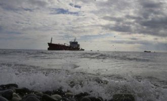 Αποκολλήθηκε το τάνκερ «Athlos» στην Κύπρο – Σε κρίσιμη κατάσταση δύο ναυτικοί