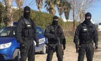 Στην Αλβανία επιβλήθηκε στρατιωτικός νόμος λόγω Covid-19