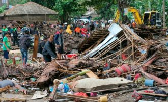 Ηφαίστειο και πανσέληνος ευθύνονται για το τσουνάμι στην Ινδονησία – Εκατοντάδες τα θύματα (βίντεο)