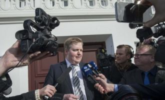Χαμός στην Ισλανδία με πρώην πρωθυπουργό που… βαθμολογούσε βουλευτίνες