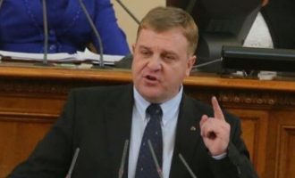 Ο υπουργός Άμυνας της Βουλγαρίας επιμένει: Δεν υπάρχει «μακεδονική» γλώσσα – Να σταματήσει η παραχάραξη