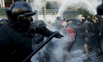 Η Ισπανία απειλεί την Καταλονία με επέμβαση της εθνικής αστυνομίας