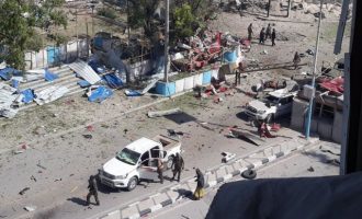 22 νεκροί από επίθεση αυτοκτονίας της Αλ Κάιντα στη Σομαλία – Μεταξύ των θυμάτων και επιφανείς Σομαλοί