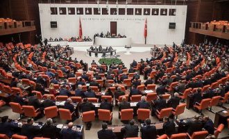 Στην τουρκική Βουλή η στρατιωτική «συμφωνία» Άγκυρας-Τρίπολης