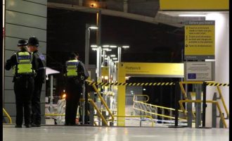 Ως τρομοκρατικό χτύπημα αντιμετωπίζουν οι Βρετανοί την επίθεση στο Μάντσεστερ