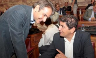 Μαξίμου: Συμμερίζεται ο Μητσοτάκης τις δηλώσεις Αυγενάκη; Ενέπλεξε τον Πρόεδρο σε συνταγματική εκτροπή