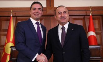 «Η Τουρκία θα σας αναγνωρίζει ως σκέτο Μακεδονία» είπε ο Τσαβούσογλου στον Ντιμιτρόφ