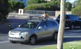 Γυναίκα οδηγούσε με τον 4χρονο γιο της στην οροφή του αυτοκινήτου (βίντεο)