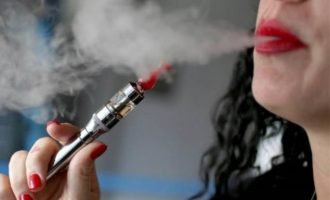 Το ηλεκτρονικό τσιγάρο σκοτώνει – Τι προειδοποιεί η Ιατρική Σχολή του Κάνσας
