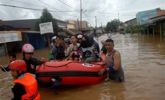 Στους 59 οι νεκροί από τις φονικές πλημμύρες στην Ινδονησία