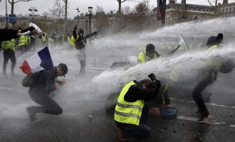Έξι στους δέκα Γάλλους θέλουν να σταματήσουν οι κινητοποιήσεις των «Κίτρινων Γιλέκων»