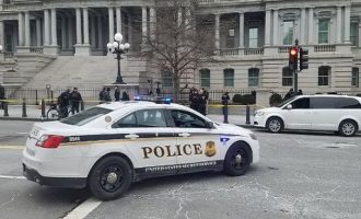 Διαδηλωτής όρμηξε στην αυτοκινητοπομπή του Τραμπ έξω από το Λευκό Οίκο