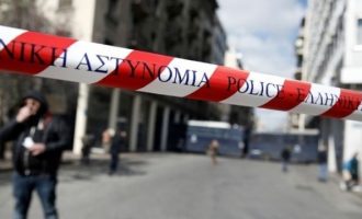 Άνδρας απειλεί να αυτοπυρποληθεί μέσα σε τράπεζα στη Θεσσαλονίκη