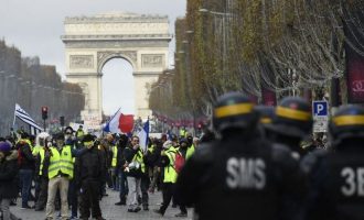 Κριστόφ Καστανέρ: 50.000 «Κίτρινα Γιλέκα» διαδήλωσαν στη Γαλλία