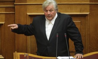 Παραιτήθηκε από βουλευτής ο Θανάσης Παπαχριστόπουλος