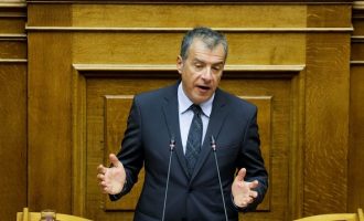 Εκλογή Προέδρου με ψήφους ευρωβουλευτών και δημάρχων προτείνει ο Θεοδωράκης