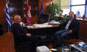 Καπάταης και Τζουλάκης συζήτησαν την άμεση έναρξη εργασιών για το νέο κλειστό της Νέας Σμύρνης