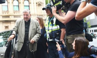 Ένοχος για παιδεραστία ο Αυστραλός καρδινάλιος Τζορτζ Πελ
