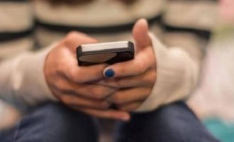 Aπαλλαγή των νέων από τα τέλη κινητής τηλεφωνίας – Μέσω του mobilefees.gov.gr οι αιτήσεις