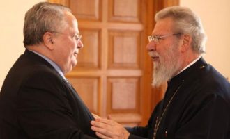 Με τον Αρχιεπίσκοπο Κύπρου συναντήθηκε ο Νίκος Κοτζιάς