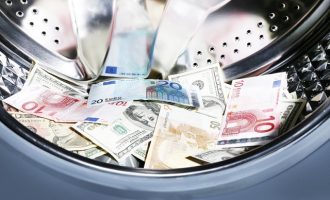 H λίστα της Κομισιόν με τις 23 χώρες «πλυντήρια» βρώμικου χρήματος