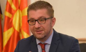 Ο Μίτσκοσκι αρνείται να πει τη χώρα του Βόρεια Μακεδονία – Άμεση επιβολή αμερικανικών κυρώσεων στον ψεκασμένο