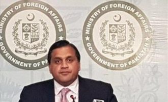 Γιατί το Πακιστάν ανακαλεί τον πρεσβευτή του στην Ινδία