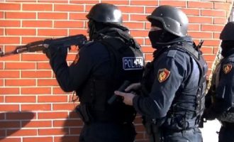 Στην Αλβανία τρεις δικαστές «έσωσαν» φονιά αστυνομικών