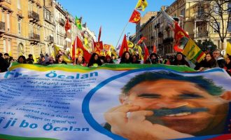 Χιλιάδες Κούρδοι διαδήλωσαν στο Στρασβούργο ζητώντας «λευτεριά στον Οτσαλάν»