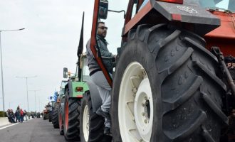 Αποχώρησαν τα τρακτέρ των αγροτών από τις σήραγγες των Τεμπών