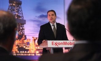 Η ExxonMobil έτοιμη να «τρυπήσει» νότια της Κρήτης – Ο Σταθάκης τώρα πρέπει να «τρέξει»