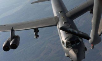Αμερικανικά βομβαρδιστικά B-52 πέταξαν πάνω από την Ελλάδα