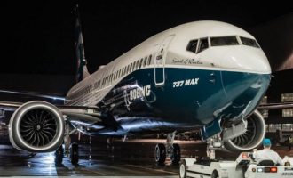 Boeing 737 MAX 8 έκανε αναγκαστική προσγείωση στη Φλόριντα