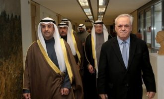 Για επενδύσεις μίλησαν Δραγασάκης και υπουργός Οικονομικών του Κουβέιτ
