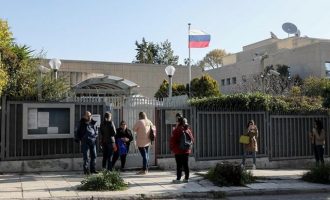 Επίθεση με χειροβομβίδα στο Ρωσικό Προξενείο στο Χαλάνδρι – Καταδικάζει το ΥΠΕΞ