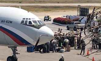 Ρωσικό πολεμικό αεροσκάφος προσγειώθηκε τη Δευτέρα στο Καράκας