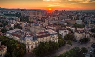 Παραιτήθηκαν Βουλγάρες υπουργός και υφυπουργός για αγορές πολυτελών ακινήτων