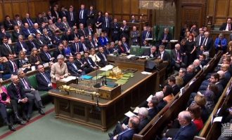 Οι βουλευτές απέρριψαν για τρίτη φορά τη Συμφωνία της Μέι για το Brexit