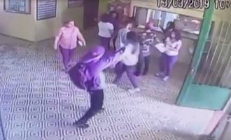 Η στιγμή που ο 17χρονος εισβάλλει σε σχολείο της Βραζιλίας και σκοτώνει μαθητές (βίντεο)