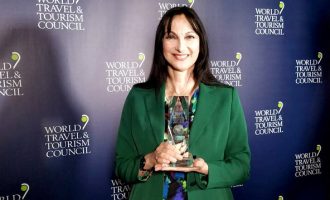 Σαρώνει η Κουντουρά: Πήρε και άλλο βραβείο για το έργο της στον τουρισμό