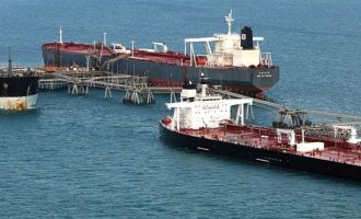 Οι ΗΠΑ επέβαλλαν κυρώσεις σε ναυτιλιακές που μεταφέρουν πετρέλαιο από τη Βενεζουέλα