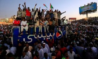 Ο στρατός του Σουδάν προειδοποιεί τους διαδηλωτές να κάνουν πίσω