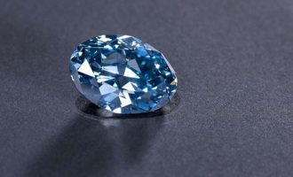 Σπάνιο μπλε διαμάντι 20 καρατίων εξορύχθηκε στη Νότια Αφρική
