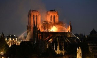 Φόβος ότι Παναγία των Παρισίων μπορεί να καταρρεύσει; Τι δήλωσε Γάλλος υπουργός