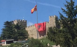 Αλβανοί ύψωσαν τη σημαία τους στο κάστρο της Αχρίδας