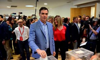 Ισπανία-εκλογές: Προηγείται ο Σάντσεθ χωρίς πλειοψηφία – Οι ακροδεξιοί μπαίνουν στη βουλή