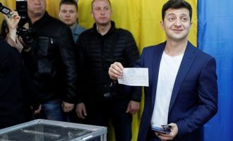 Ουκρανία: Ο κωμικός της τηλεόρασης Βολοντίμιρ Ζελένσκι νέος πρόεδρος της χώρας