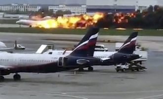 Τραγωδία στη Ρωσία: Τουλάχιστον 13 νεκροί από φωτιά σε αεροσκάφος