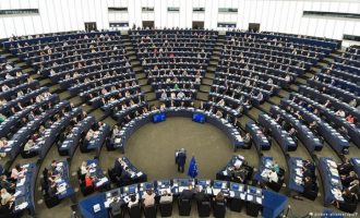 «Ζαλίζουν» οι απολαβές των ευρωβουλευτών – Αγγίζουν το 1,3 εκατ. ευρώ την 5ετία