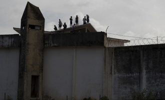 Δεκάδες κρατούμενοι βρέθηκαν στραγγαλισμένοι σε φυλακές της Βραζιλίας